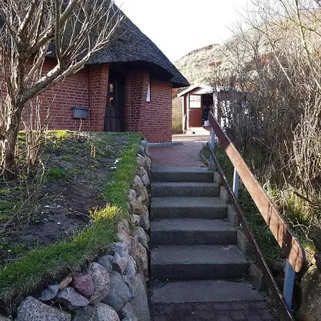 Holiday home Reetdachhaus Suderende