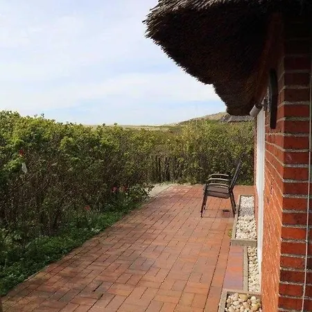 Holiday home Reetdachhaus Suderende *