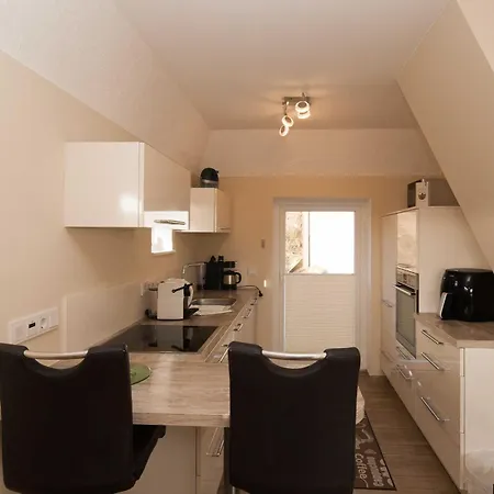 Reetdachhaus Suderende Holiday home *