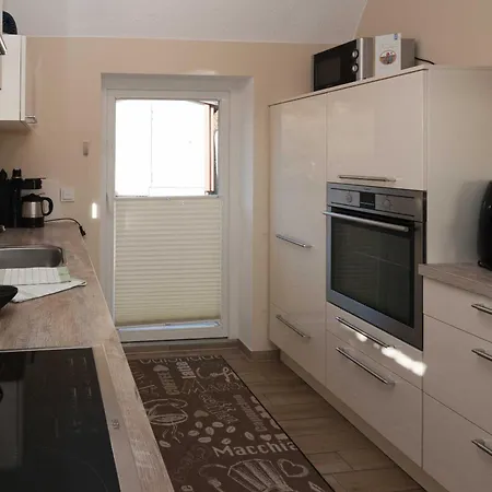 Holiday home Reetdachhaus Suderende *
